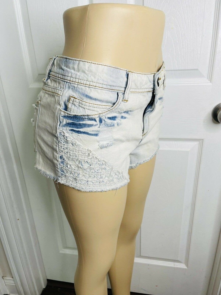 Tinseltown Denim Couture Women's Mom Jean Short Shorts Ripped Size 10